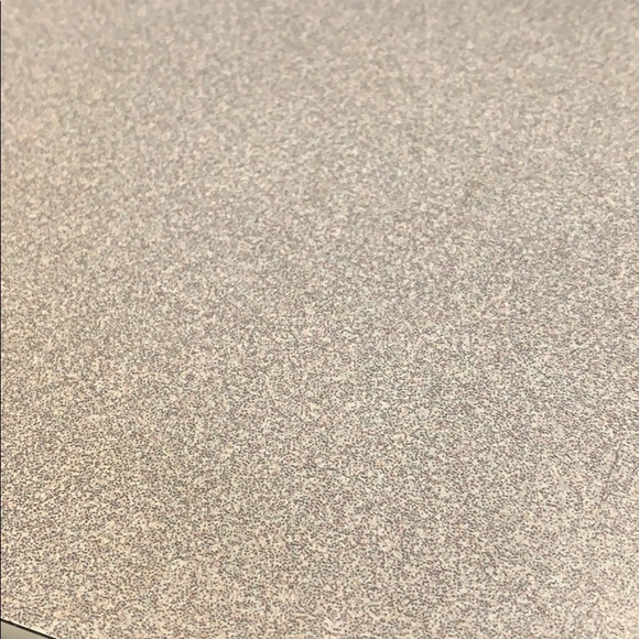 Meet your Posher, Vanessa - Picture 1 of 1